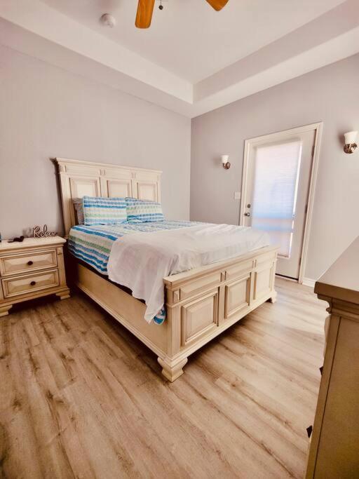 Sunny Delight - Sleeps 10 - Generous Space! Bolivar Peninsula 외부 사진